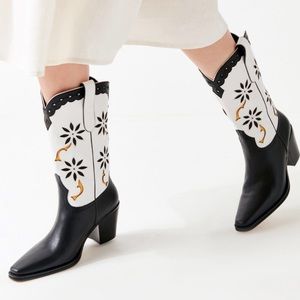 UO Cactus Western Flower Boot